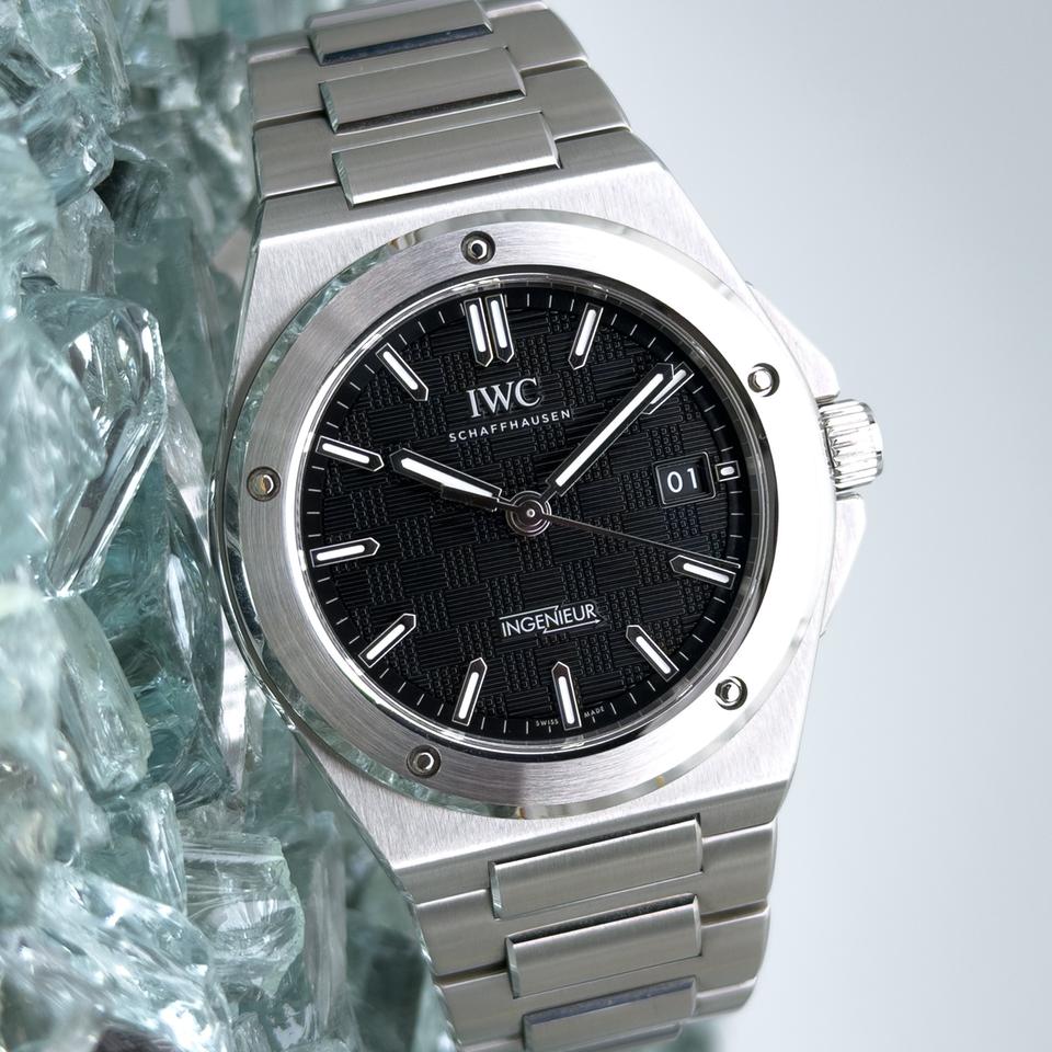 IWC Ingenieur Automatic 40 Black Dial Complete Set